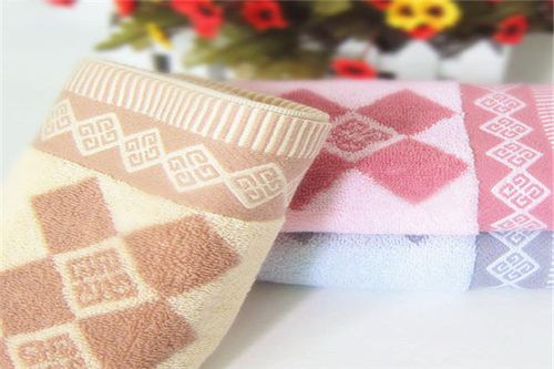 毛巾织造是一家专业生产100%纯棉毛巾及毛巾制品的生产型企业